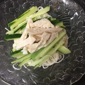 サラダチキン・胡瓜・茗荷の梅素麺